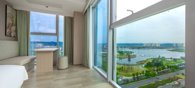 麓岛智能酒店(遂宁万象汇店)图片