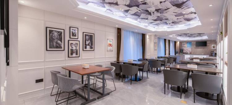 漫咖酒店(大理洱海公园高铁站店)图片