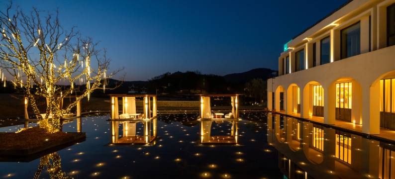 南京澹兮·珍珠泉温泉湖畔山居图片