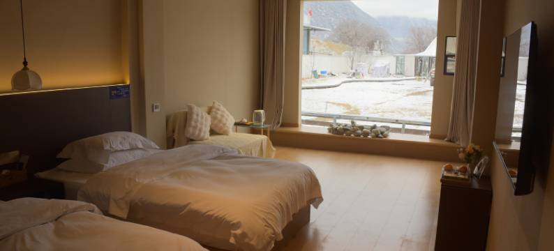 吉美·南迦巴瓦山居图片