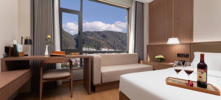 腾冲东湖温泉康养B座酒店(东湖公园店)图片