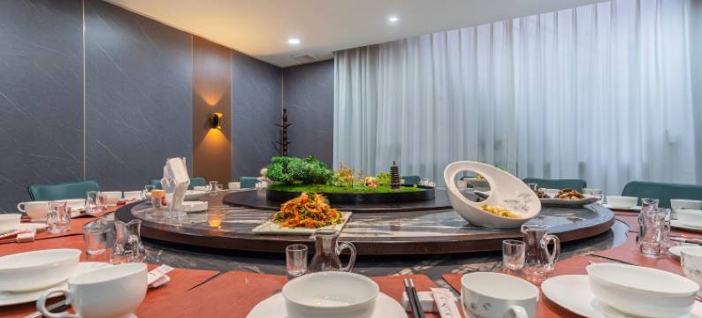 茂县九鼎红轻奢酒店图片