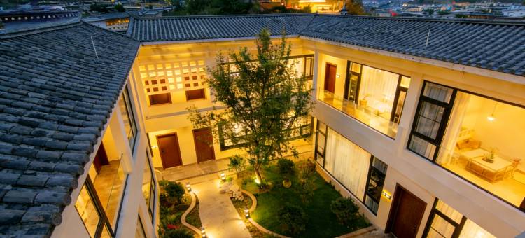 香格里拉润境逸贤居设计师供氧民宿(独克宗古城大佛寺转经筒店)图片