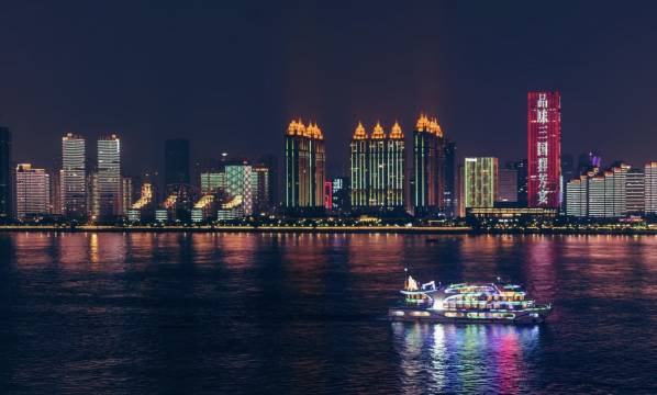 武汉江汉路江汉关江景亚朵酒店图片