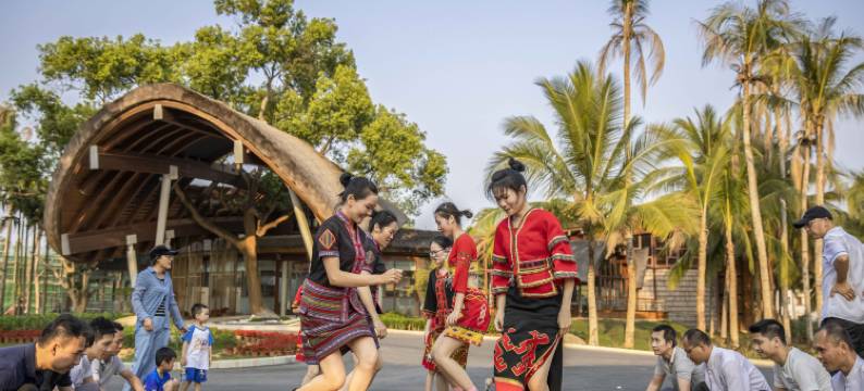 布隆赛热带雨林度假酒店图片