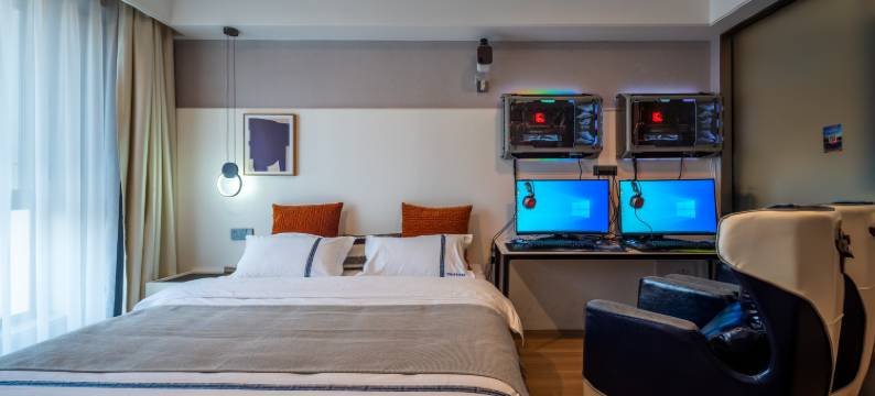 穿越者电竞酒店(大连中山广场店)图片