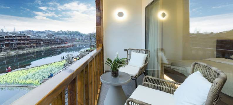 壹号·半居江景民宿图片