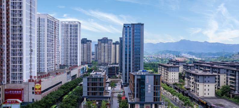 雲间小筑酒店(重庆茶园奥园广场刘家坪地铁站店)图片