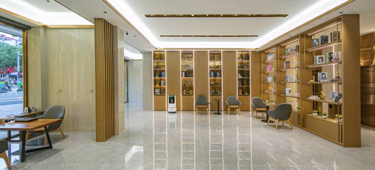 新龙智能酒店(龙岩万宝广场动车站店)图片