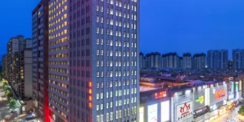 清遠美林國際酒店(清新古龍峽飛來湖公園店)