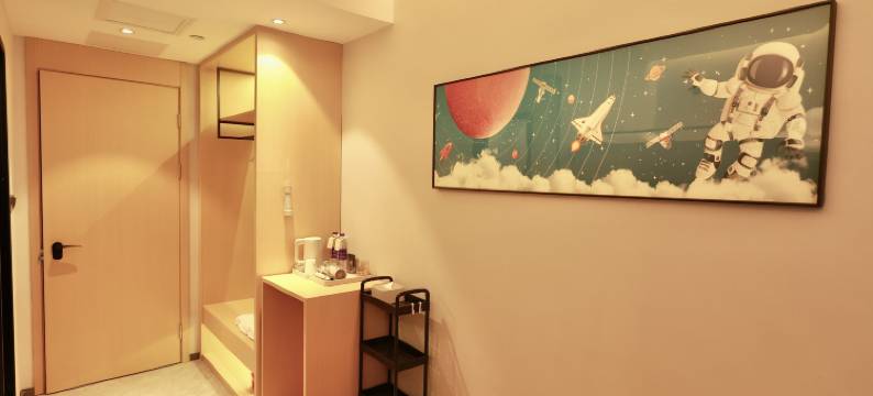 汴京电竞酒店(开封鼓楼广场清明上河园店)图片