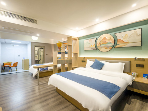 泊悦酒店(昭通合景广场店)