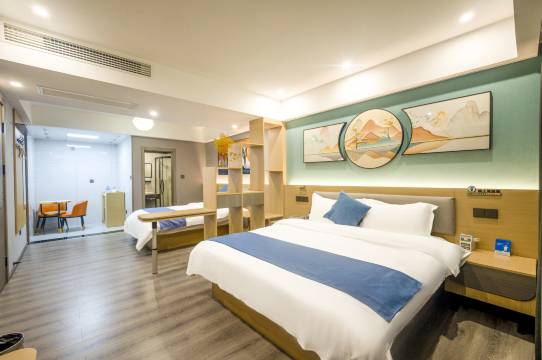 泊悦酒店(昭通合景广场店)