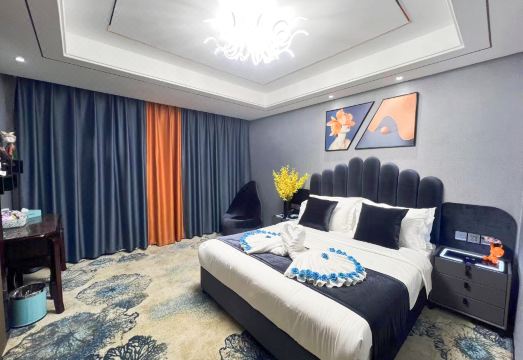 敦煌爱琴海臻品酒店（沙洲夜市店）外景图