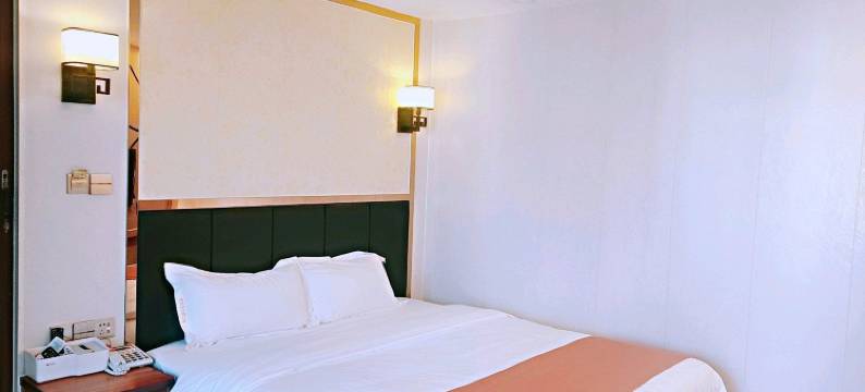 新兴优居乐主题酒店图片