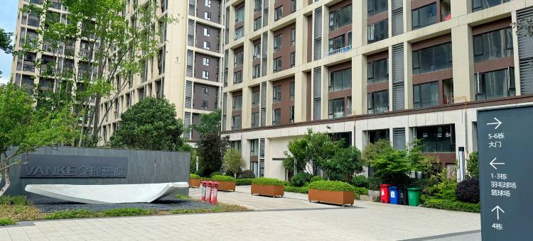 新新民宿(观山湖万达广场店)图片