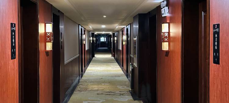 如家云上四季酒店(额济纳旗胡杨林景区西大门店)图片