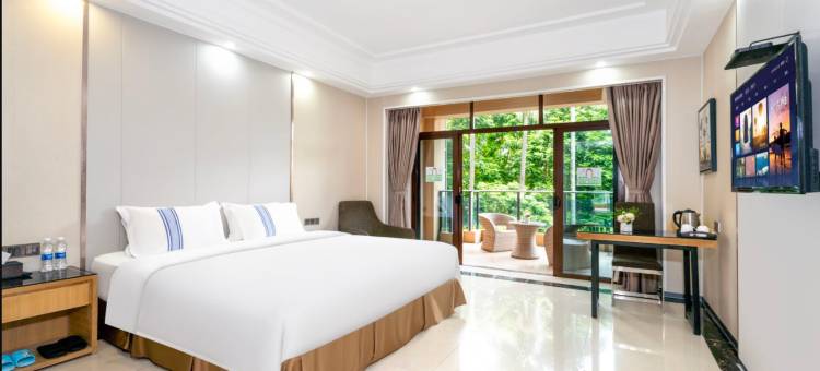 湛江湖光岩酒店(湖光岩景区西门店)图片