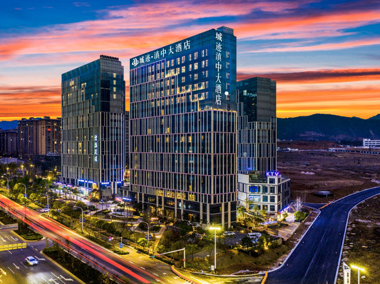 城迹·滇中大酒店(昆明长水国际机场店)