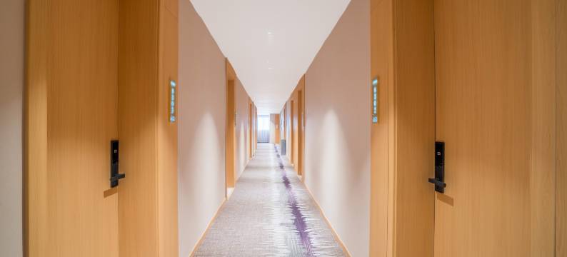 弥勒芭提缦居酒店(湖泉生态园店)图片