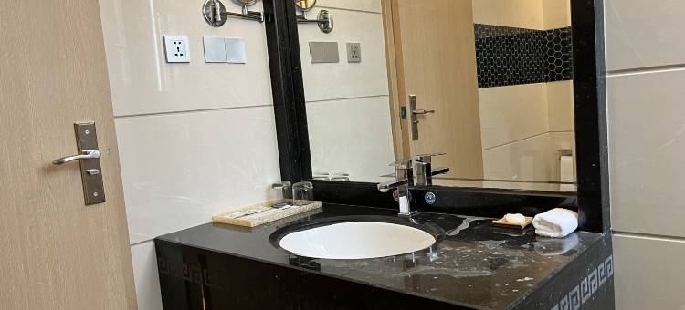 英德仁鑫大酒店(滨江公园店)图片