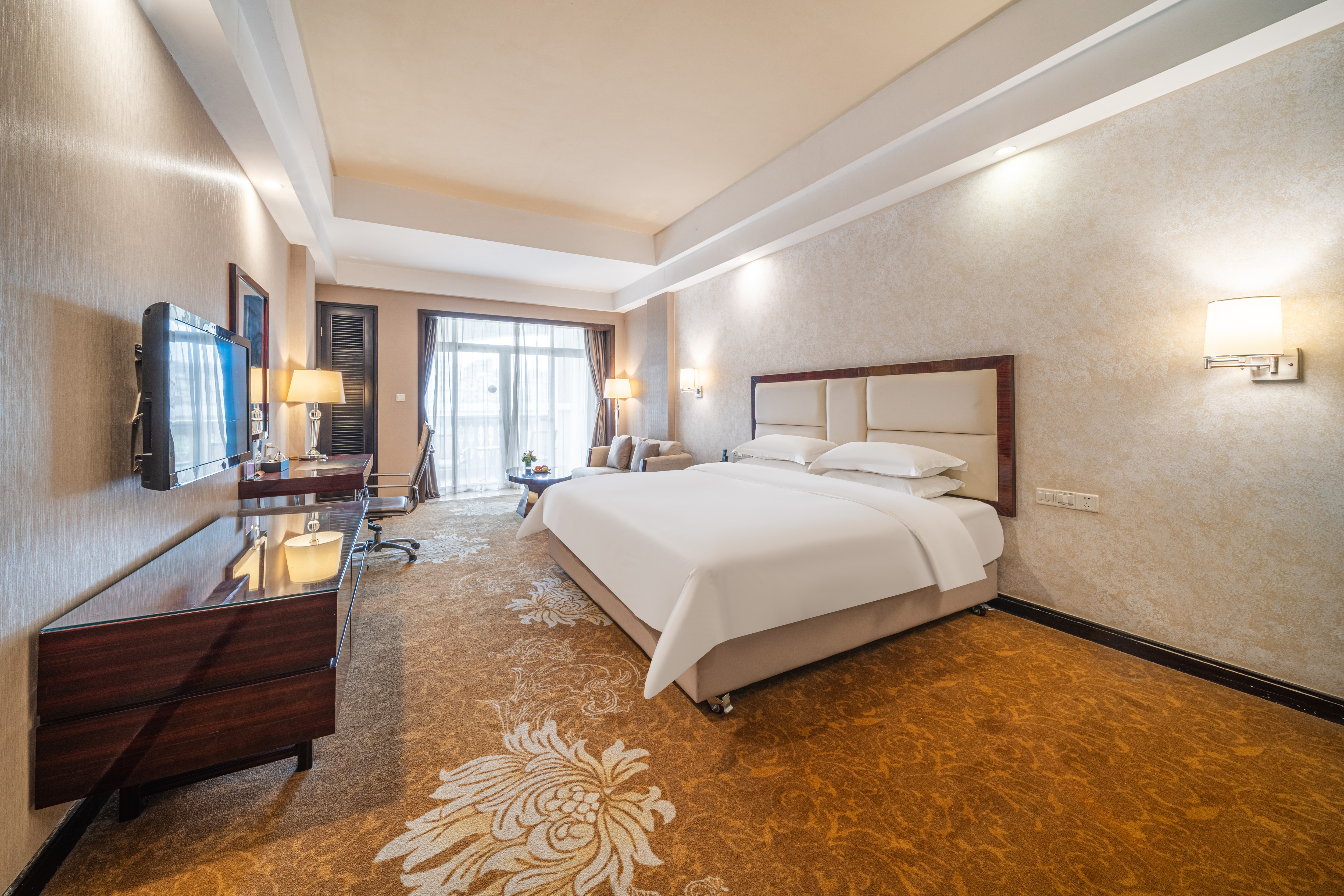 Country Garden Phoenix Hotel Yunfu Over view