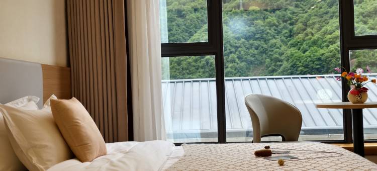 黑水半山渡·悦隐酒店图片