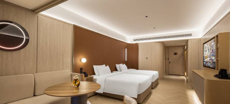 铂悦水晶酒店(火车站联盛九江快乐城店)图片