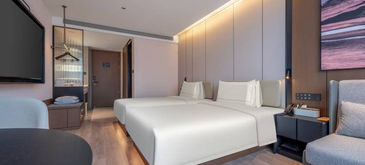 贵阳喷水池延安西路地铁站亚朵酒店图片