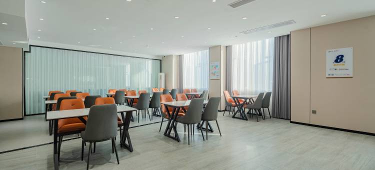 速8精选酒店(安岳县中央时代广场店)图片