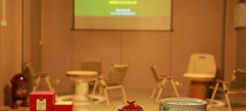 拾野青年旅舍(珠海情侣中路日月贝大剧院店)图片