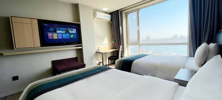 如家商旅酒店(丹东鸭绿江大桥断桥景区火车站店)图片