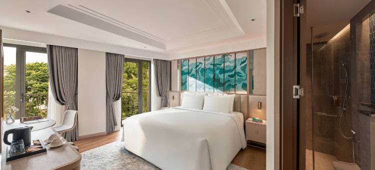 拉西埃斯塔高级湖畔酒店(La Siesta Premium Lakeside)图片