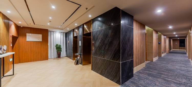 和颐至格酒店(南京弘阳广场长江大桥北地铁站店)图片