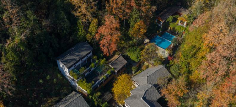SECLUSION|雪晴集人文半山民宿(凤凰古城店)图片