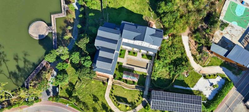 云上·安逸湖畔山景美宿图片