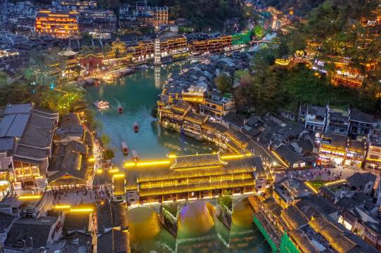 山谷·花间︱览旷世夜色·赏半山江景·禅意云舍(凤凰古城店)图片
