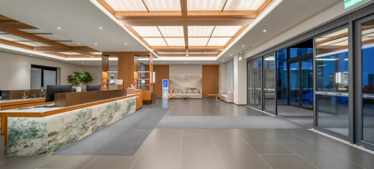 丽呈别院酒店(阿勒泰天鹅湖公园店)图片