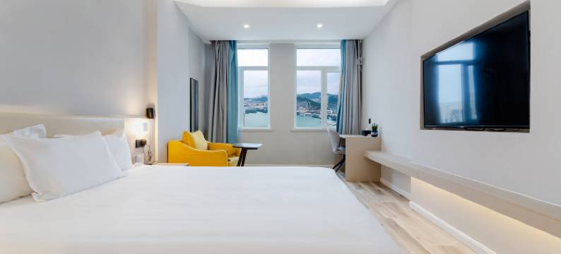 斯维登精品公寓(青岛金沙滩吾悦广场店)图片