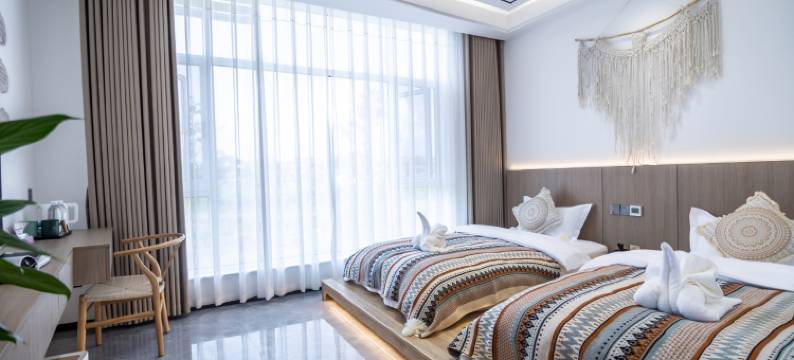 普者黑水月·极简主义·全景落地无界湖居美宿(青龙山店)图片