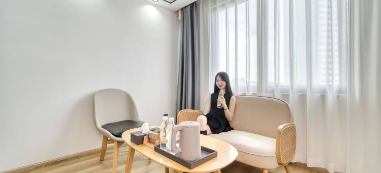 依漫酒店(湖州爱山广场衣裳街店)图片