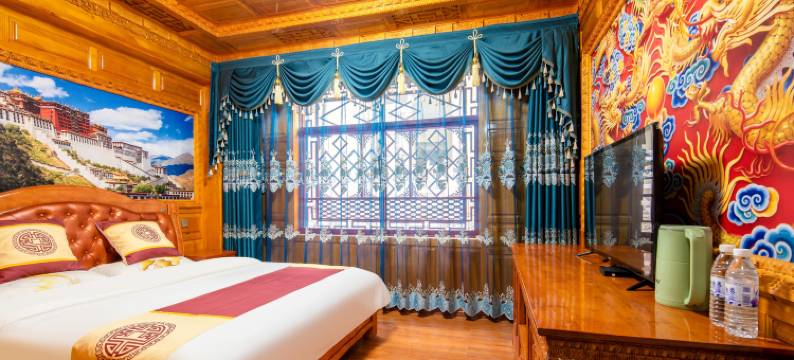 香格里拉藏逸阁民宿(独克宗古城龟山公园店)图片