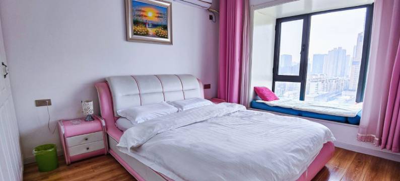 西安遇唐小憩民宿(MOMOPARK购物中心吉祥村地铁站店)图片