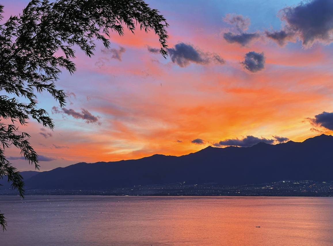 大理十二云彩别墅海景酒店(洱海店)图片