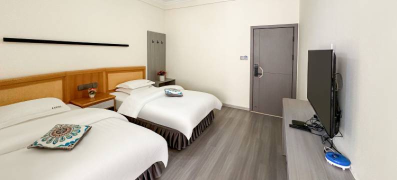 玉龙蓝天酒店(丽江高铁站店)图片