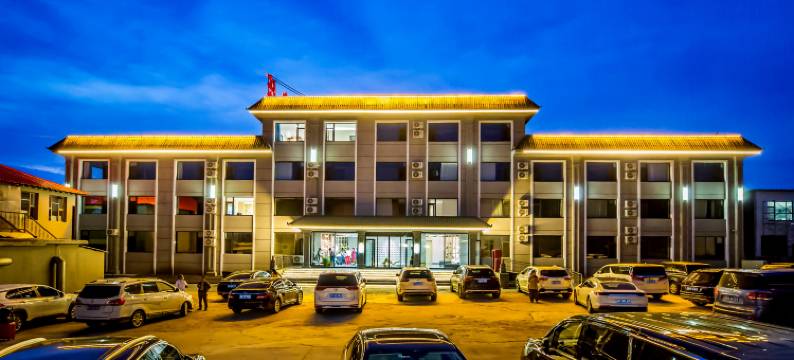 乌兰布统草原名仁山庄图片