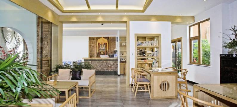蓝韵轻奢供氧民宿(香格里拉独克宗古城店)图片