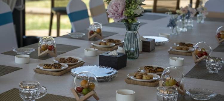 昭苏湿地公园天马浴河野奢营地图片