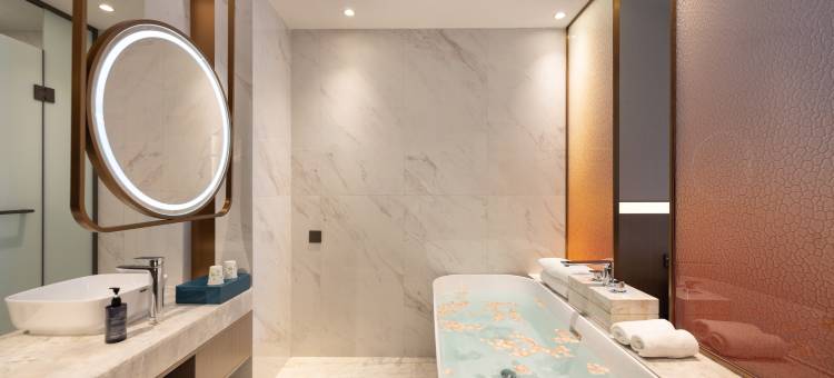 云与白马设计师酒店(沈阳站太原街店)图片