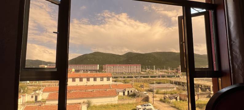 久治玖月商务酒店图片